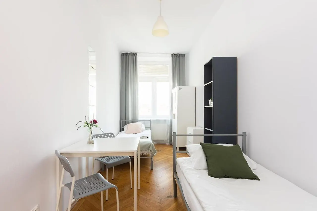 Rooms Nearto Main Square Cracovie Auberge de jeunesse